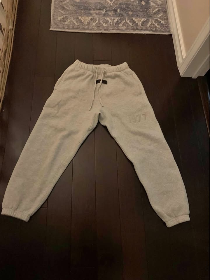 Essential pants , pants are in mint condition only worn