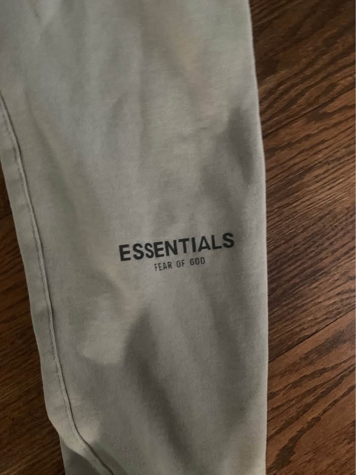 Mint condition essentials pants , worn 3 or 4 times , Men’s smal - photo 2