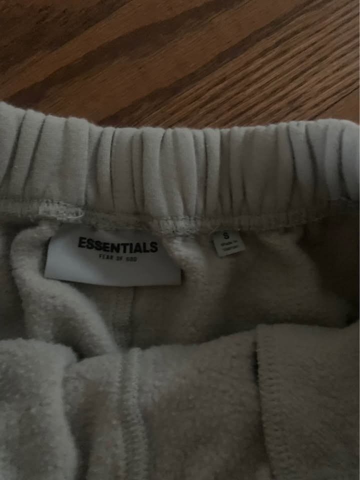 Mint condition essentials pants , worn 3 or 4 times , Men’s smal - photo 4