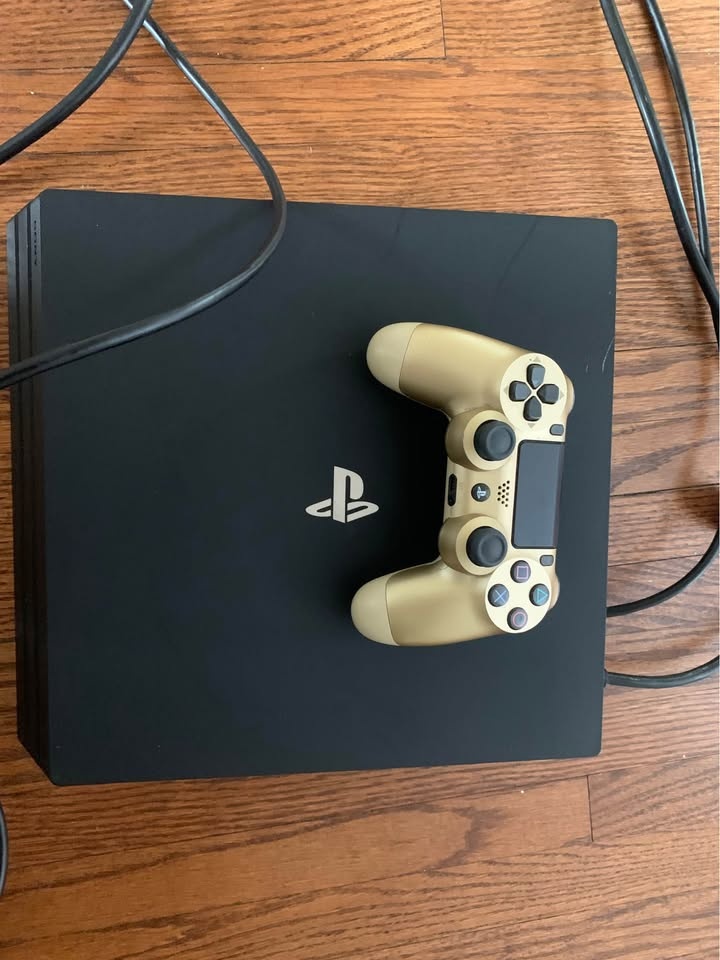 Mint condition PS4 Pro , includes all cables and one controller - photo 2