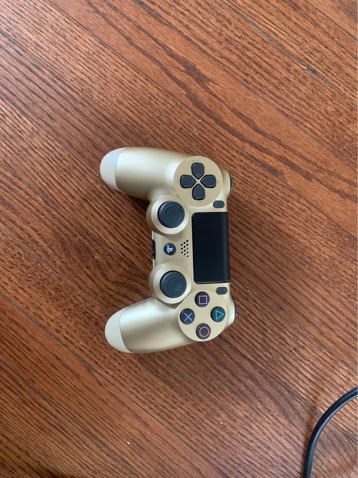 Mint condition PS4 Pro , includes all cables and one controller - photo 3