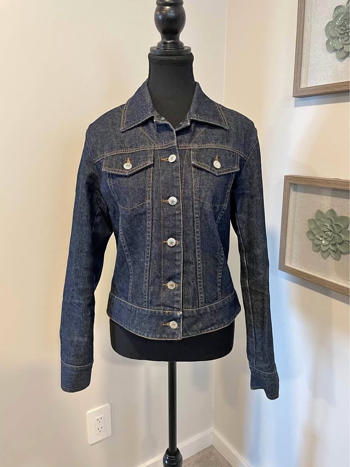 Like New! Aritzia Talula Dark Wash Jean Jacket Size Medium