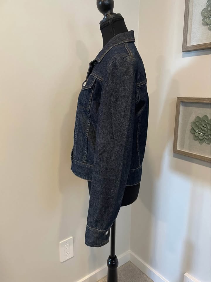 Like New! Aritzia Talula Dark Wash Jean Jacket Size Medium - photo 2