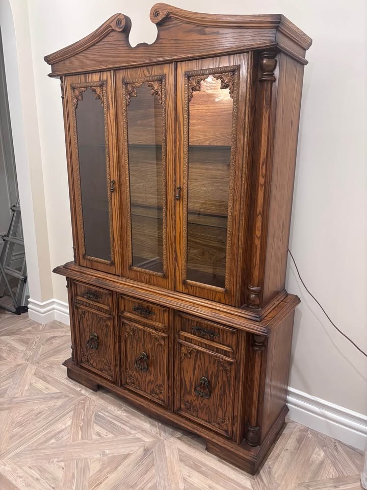 Solid Wood Buffet & Hutch - photo 2