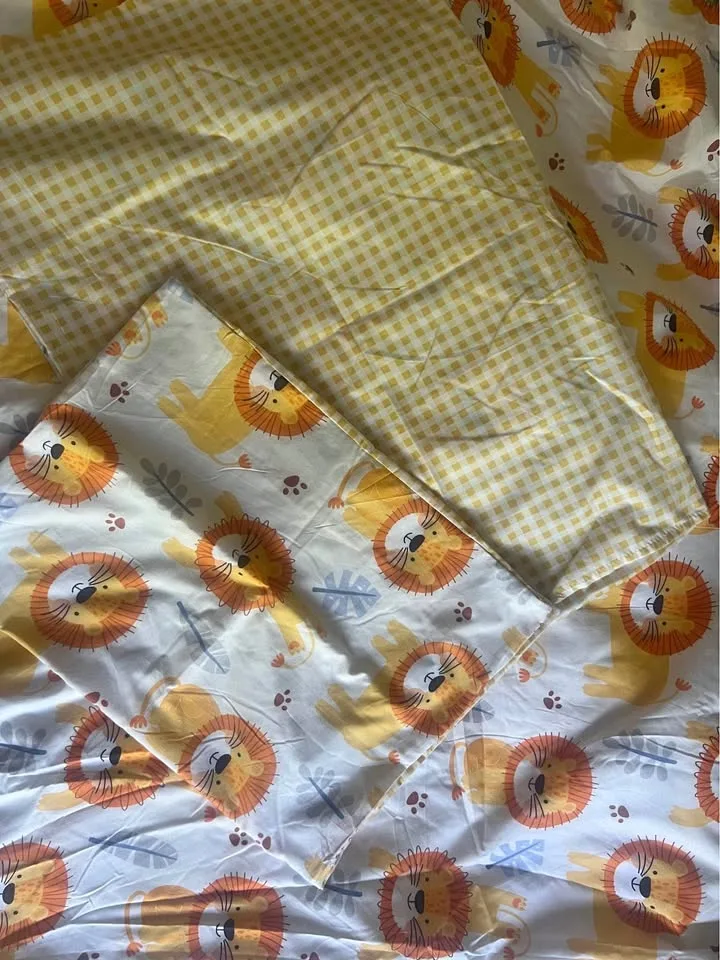 Queen size Duvet cover set thumbnail