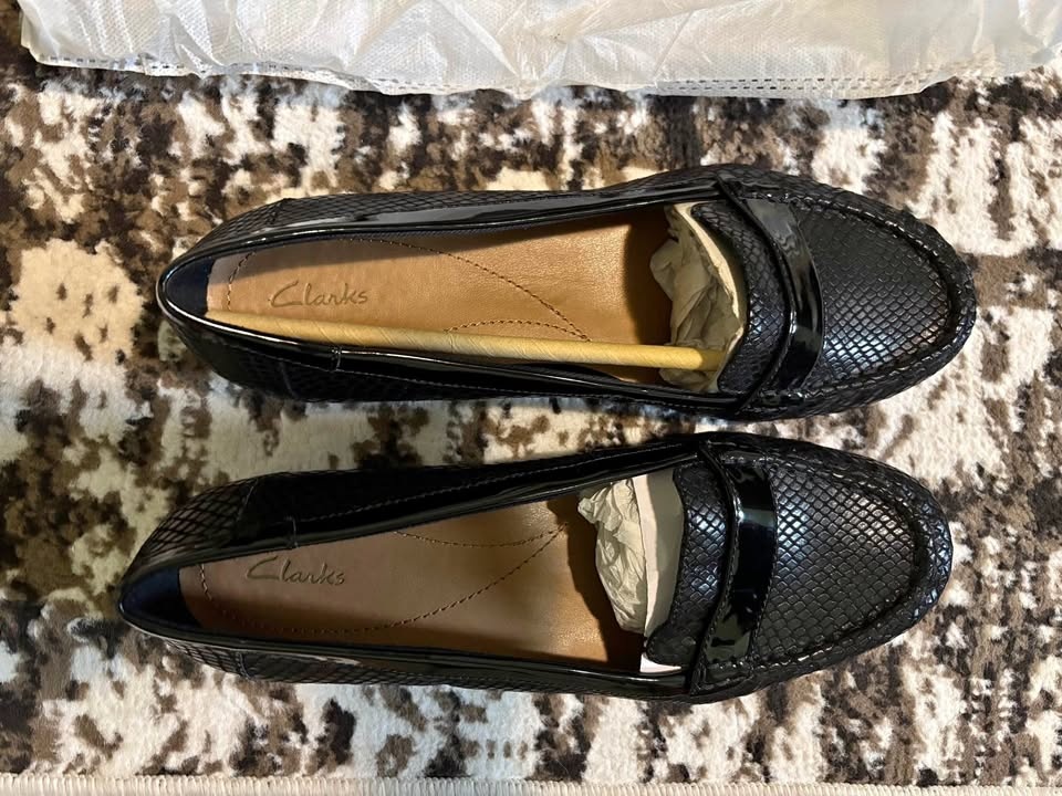 Brand New Clarks Women’s Loafers – Size 8.5 (US)/ 6 (UK)