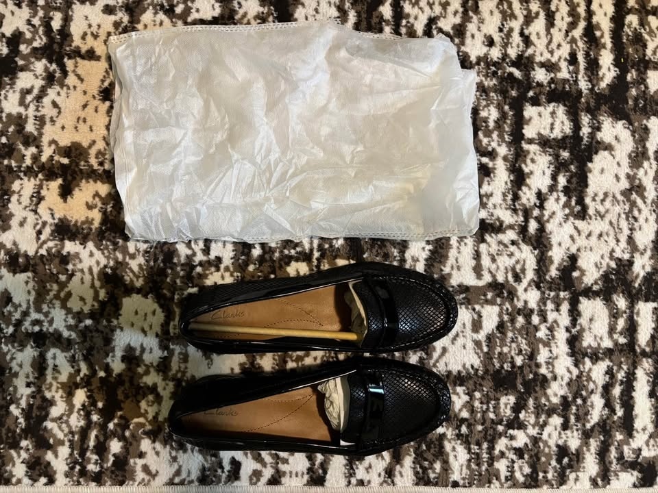 Brand New Clarks Women’s Loafers – Size 8.5 (US)/ 6 (UK) - photo 3