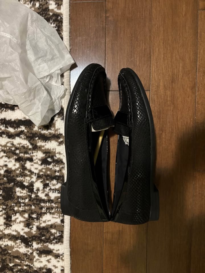 Brand New Clarks Women’s Loafers – Size 8.5 (US)/ 6 (UK) - photo 4