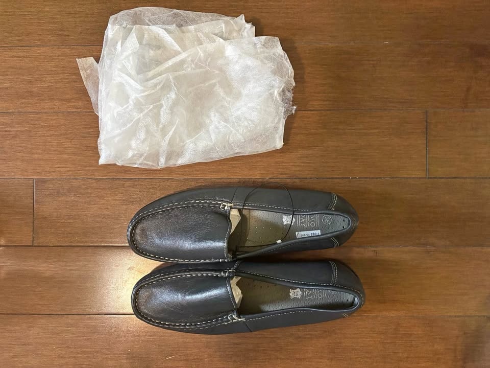 Brand New Woman’s Size US 8 Genuine Leather Slip-On Loafers