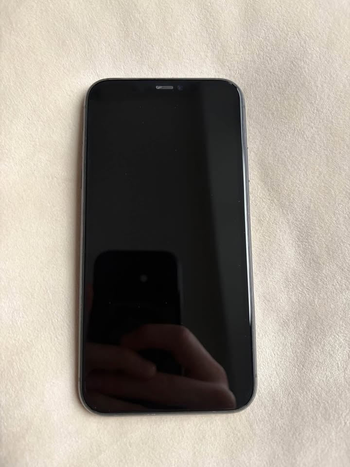 IPhone 11 - photo 2