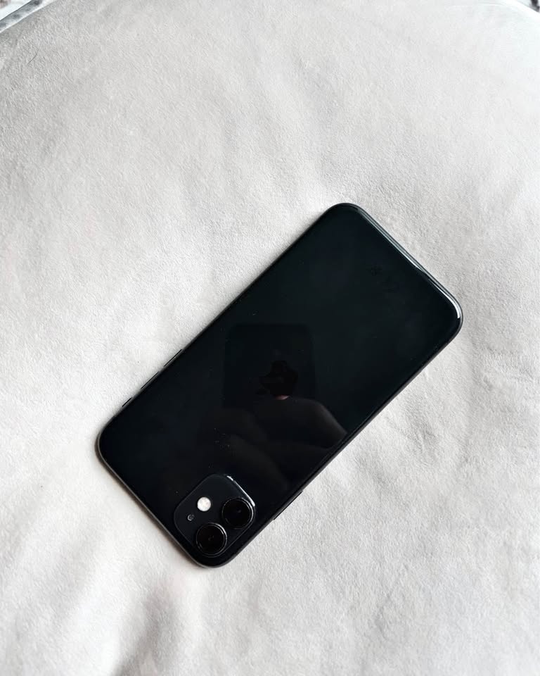 IPhone 11 - photo 3