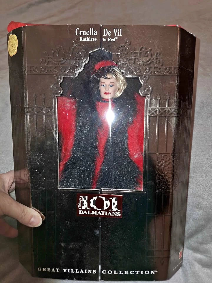 Cruella De Vil Ruthless in Red doll