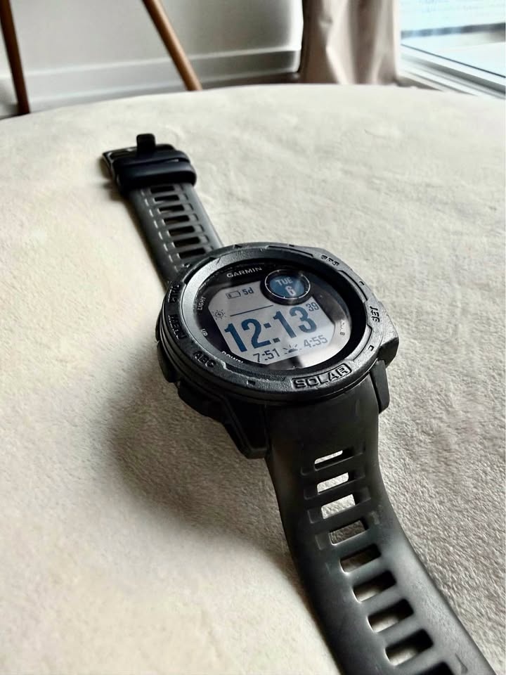 Garmin instinct GPS smartwatch