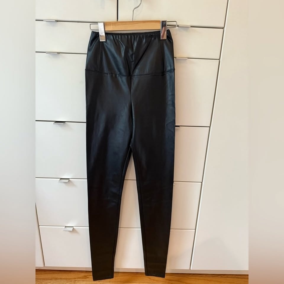 Aritzia Wilfred Black High-Waisted Leggings Size small - photo 2