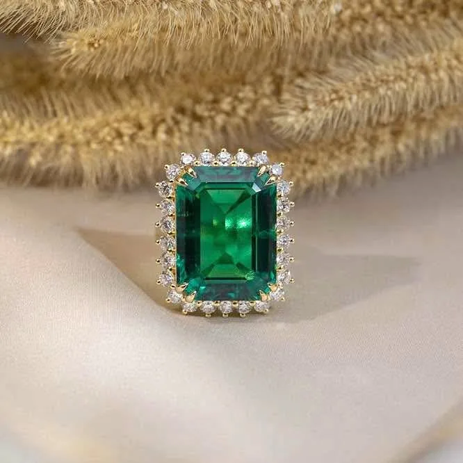 Emerald Ring 18K Gold thumbnail
