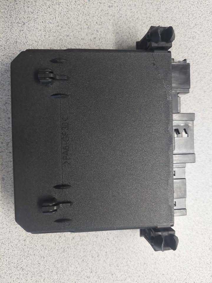 Mercedes A2108207826 for W210, W208 CLK door module - photo 3