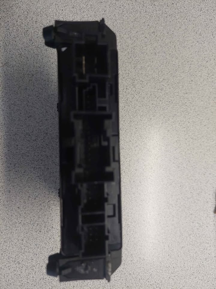 Mercedes A2108207826 for W210, W208 CLK door module - photo 4