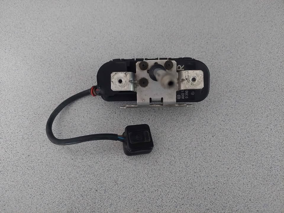 Mercedes A1408201442 headlight washer motor. - photo 3