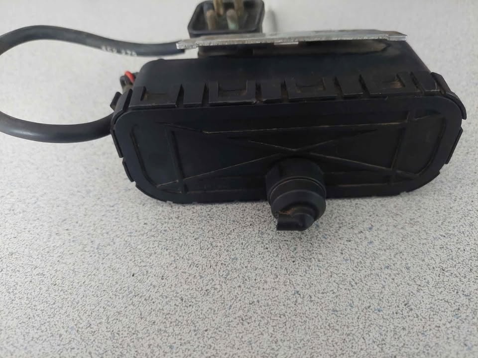 Mercedes A1408201442 headlight washer motor. - photo 5