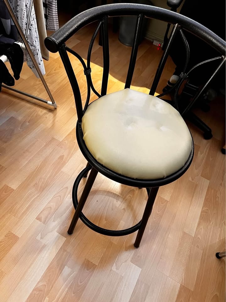 Metal bar stool