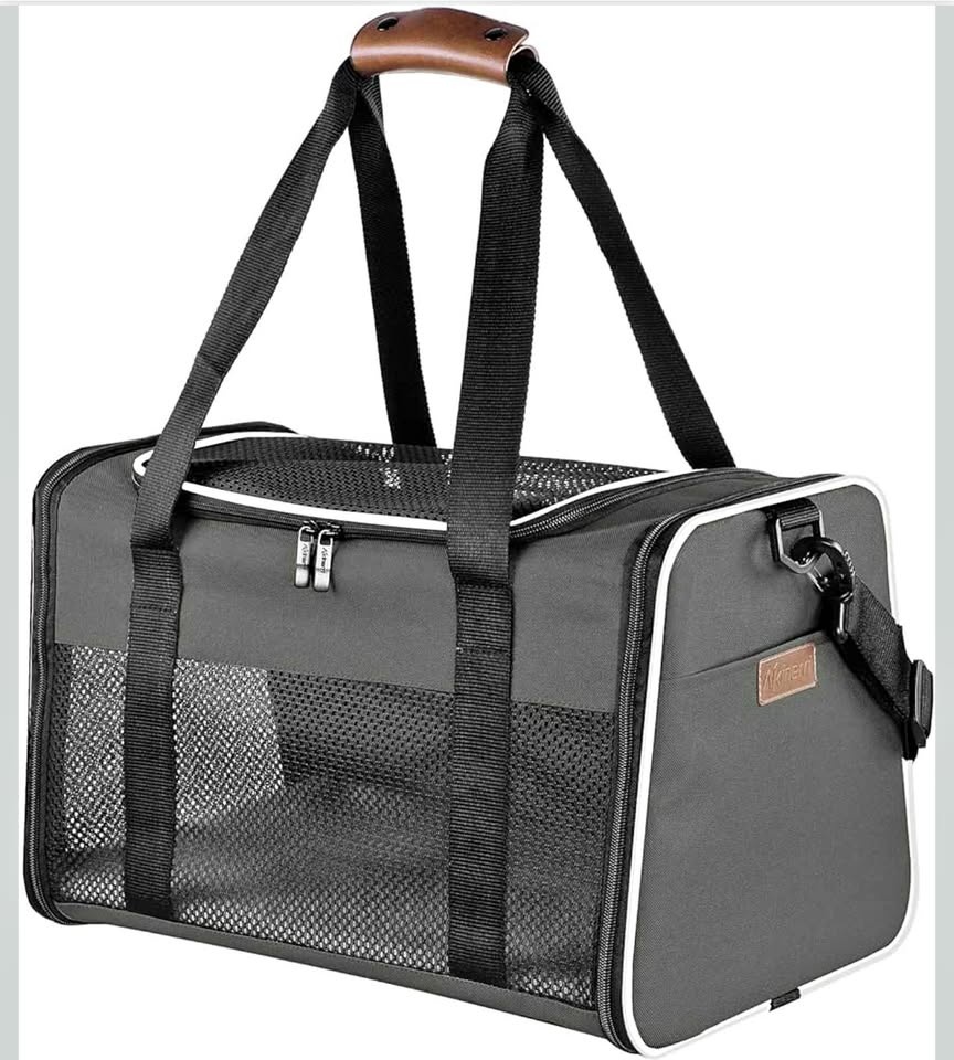 Medium brown pet carrier bag