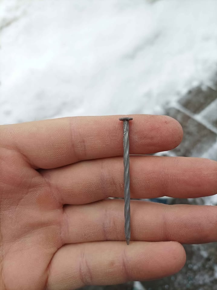 twisted nail (small bucket) - photo 2