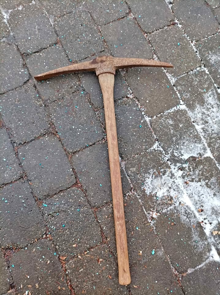 pickaxe