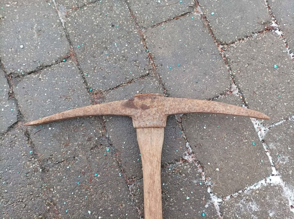 pickaxe - photo 2
