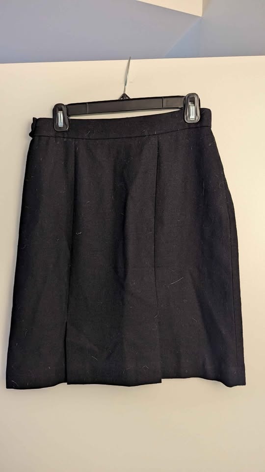 Vintage wool skirt size 6 - made in Canada