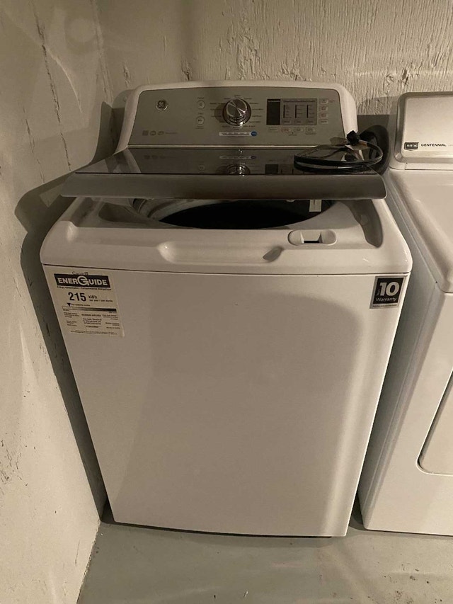 Whirlpool Washer Dryer - photo 2