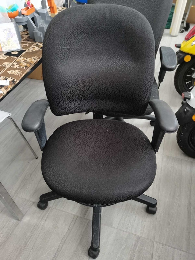 Office Chair 17"x20" comfy seat
