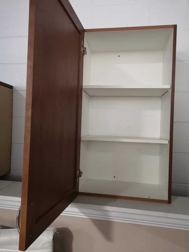 nice wall cabinet mahogany shaker 19.5"x35.5" - photo 2