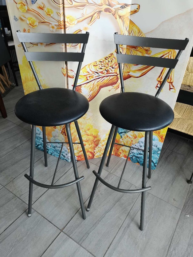 swirling Bar Stools ,Excellent, 2/set, bar height 30"