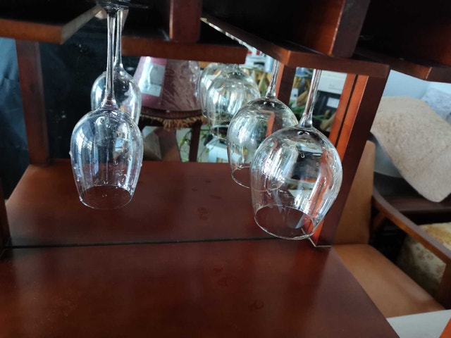 elegant Liquor/wine Cabinet with mini bar - photo 4