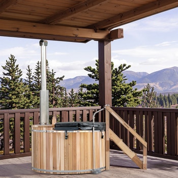 Brand new Red Cedar Canadian hot tub, firewood stove heat