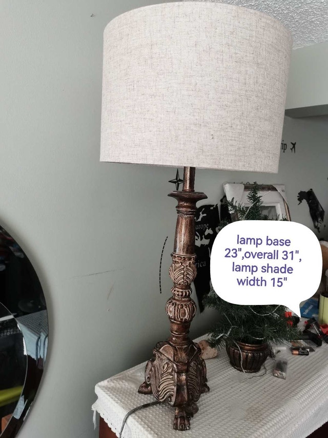 JONATHAN Y Carlisle Resin/Acrylic Table Lamp