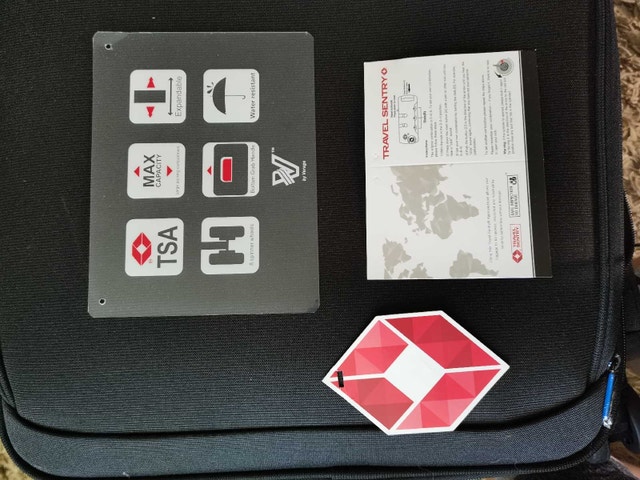 brand new 26" mid size check in luggage supreme - photo 3