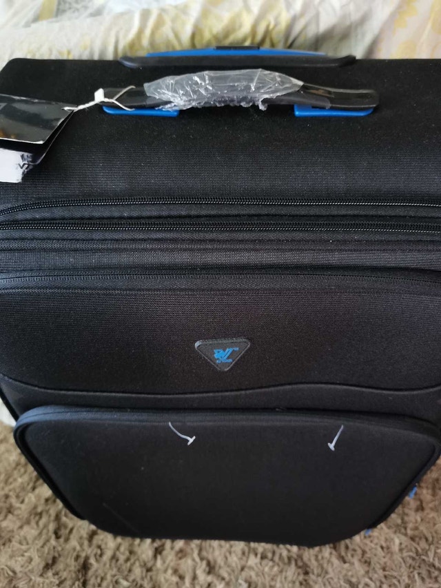 brand new 26" mid size check in luggage supreme - photo 5
