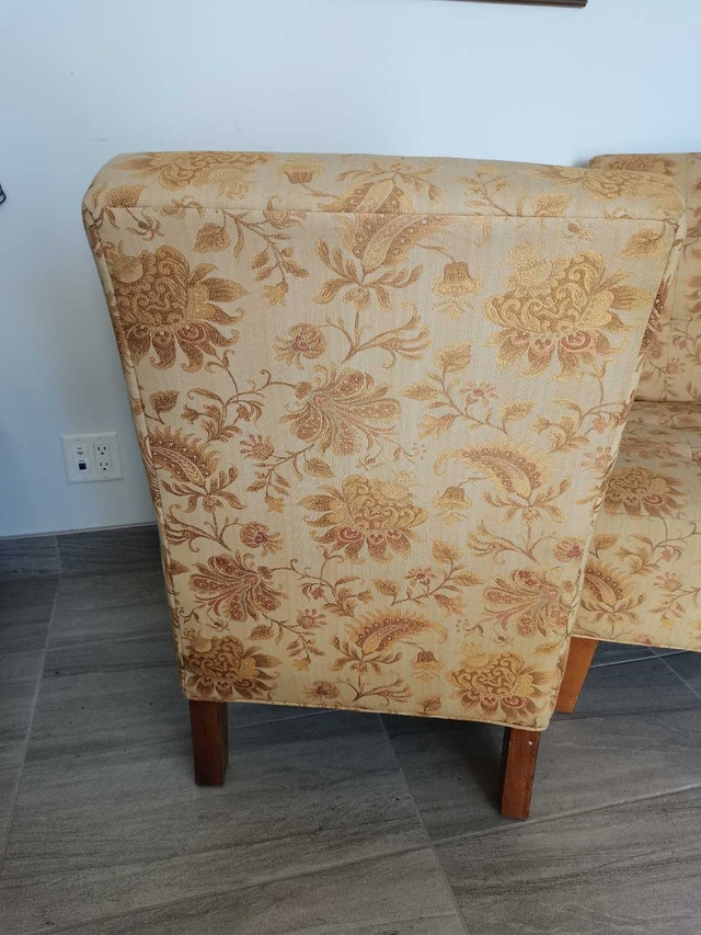 Accent Chairs 5" thick cushion - photo 3