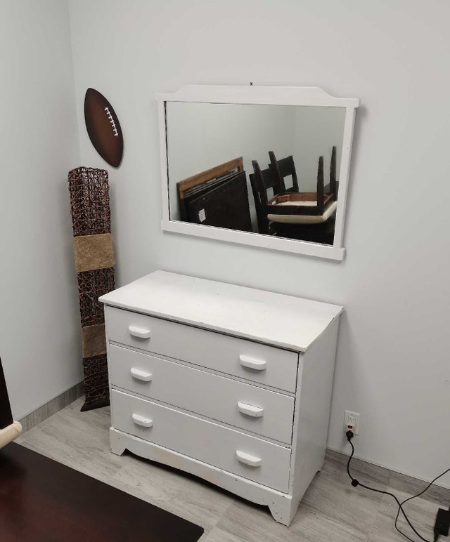 White Dresser with Mirror