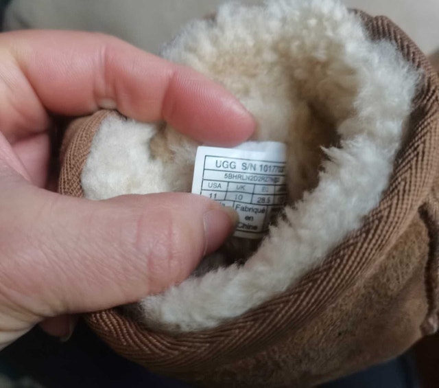 UGG Boots toddlers size 11 - photo 5