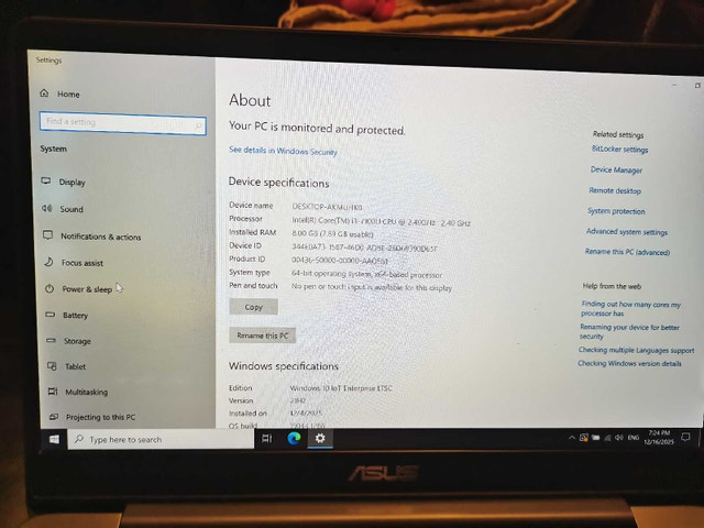 Asus Zenbook UX430U 14" ultra thin, great for traveling - photo 2
