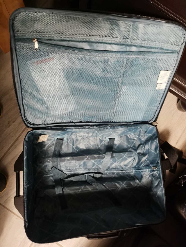 via rail Canadian brand Carry-on, excellent condition - photo 3