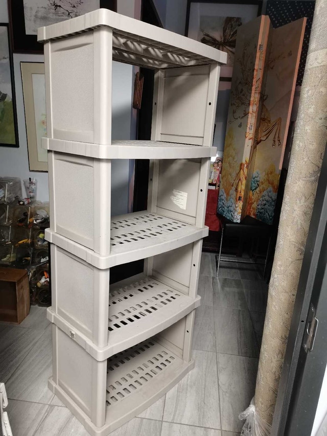 Suncast Heavy Duty Shelf with side cover - photo 2