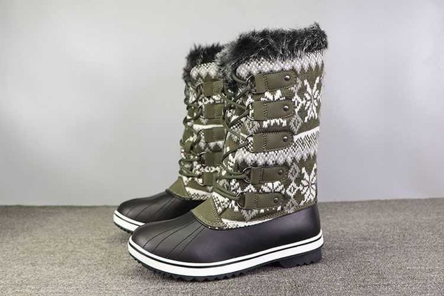 Winter Boots brand new WOMEN size 6.5