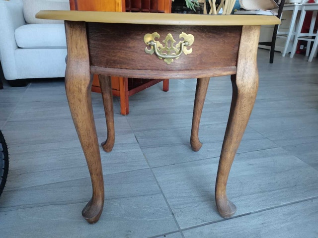 cute solid wood around Table with matching rubber plate - photo 2