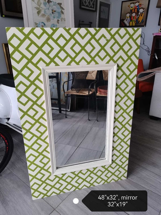 Mirror, pattern frame w/ mirror center