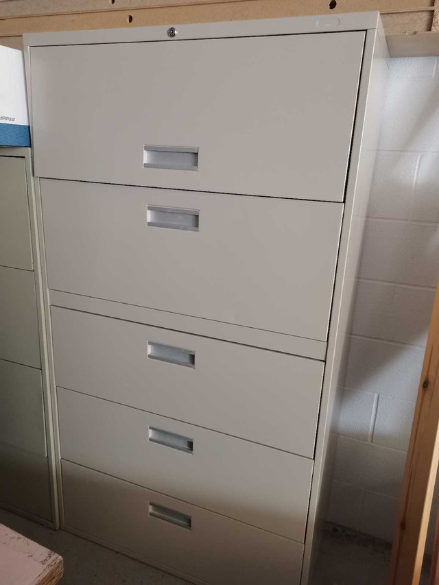 5-Drawer Filing Cabinet, can provide transportation - photo 2