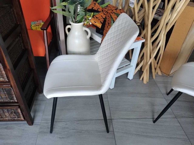 White Dining Chairs 2/set - photo 2
