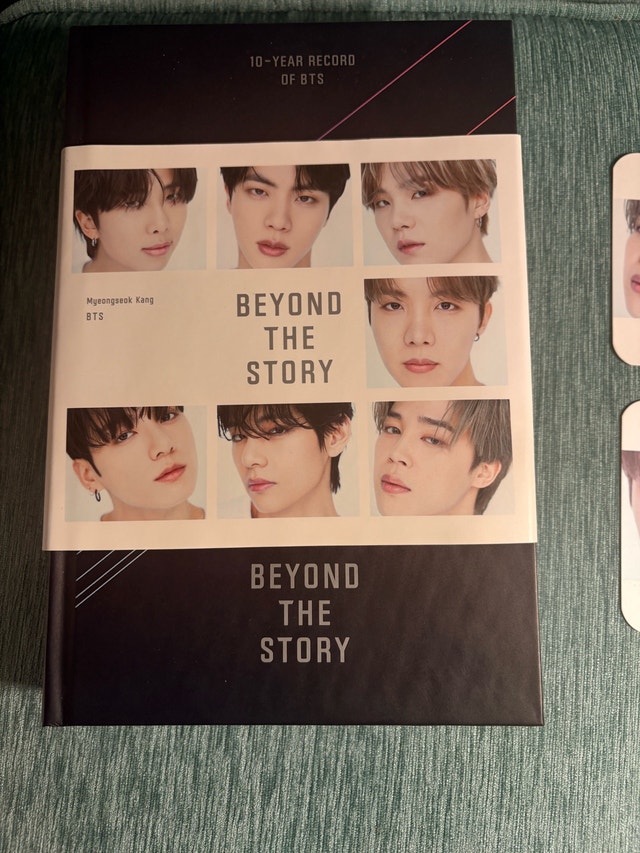 BTS Beyond the Story Book + Exclusive Photocard Set - photo 3